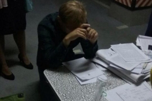 За привласнення землі та відмивання грошей НАБУ затримало депутата Київради