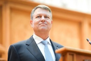 Суперечлива реформа освіти: Президент Румунії скасував візит до України