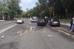 У Дніпрі Chevrolet протаранив службовий BMW X5: водій загинув, поліцейські в лікарні