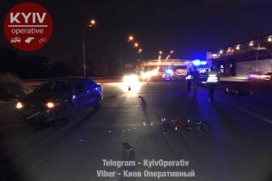Смертельна ДТП у Києві: перетинаючи шестисмугову трасу, велосипедист потрапив під колеса