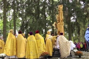Там, де хрестилась Русь: у Малині відкрили "золотий" пам'ятник Володимиру Великому