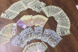 "Вимагав гроші за вирішення питань": СБУ викрила на хабарах керівництво Державної виконавчої служби Одещини