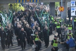У Швеції поліція затримала щонайменше 30 людей під час маршу неонацистів