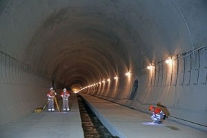 ФОТО: В Україні завершили будівництво одного з найдовших залізничних тунелів – Бескидського