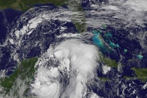 У трьох американських штатах оголосили надзвичайний стан через наближення урагану "Нейт"
