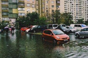 Грози та дощі: синоптики розповіли, як в Україні розпочнеться тиждень