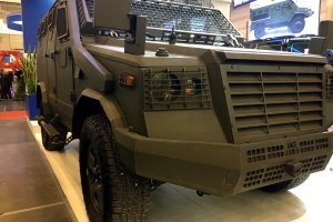 "Варта", "Отаман", "Козак": виставка зброї у Києві приголомшує розмаїттям – фоторепортаж