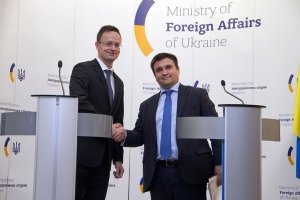 Освітня реформа: Клімкін провів "непросту розмову" з очільником МЗС Угорщини