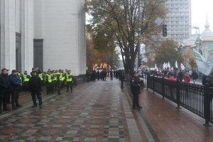 Мітингарі у центрі Києва здебільшого розійшлися з Площі Конституції