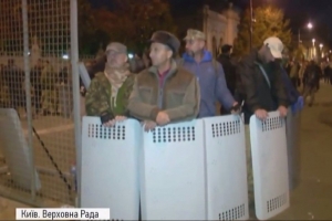 Під Радою лишився оргкомітет мітингувальників: що відбувається в урядовому кварталі