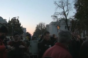 Як проходить мітинг під Верховною Радою – відео