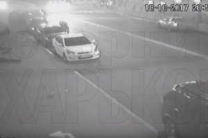ДТП у Харкові: З'явилося нове відео аварії, зняте з відстані кількох метрів (18+)