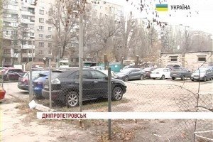 ОСББ бореться за землю з парковкою [відео]