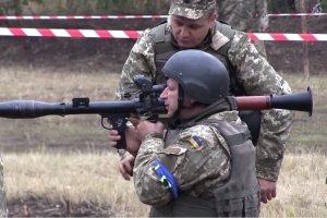 "Першими боронитимуть у разі агресії": масштабні навчання військових під Маріуполем – ФОТО