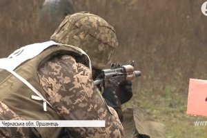 "12 найкращих": за перемогу борються командири автомобільних підрозділів ЗСУ