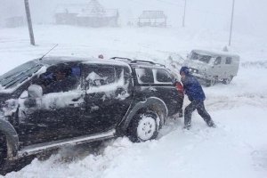 У полоні дощу та снігу: через негоду в Україні без світла майже 400 міст та селищ