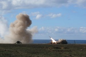 Льотні випробування: на Херсонщині з зенітних ракет гатять по БПЛА "Рейс"