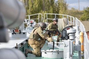 Тренування у відкритому морі: як майбутні офіцери морської піхоти відпрацьовували десантування з корабля