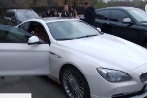 П'ять елітних авто – з молотка: як продаватимуть майно посадовців часів Януковича