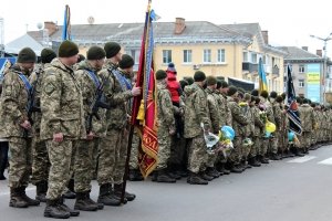 "З посмішками, не приховуючи сліз": як зустрічали легендарних промбергів та сталкерів з АТО – ФОТО