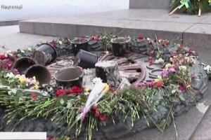 Вандалізм у столичному Парку Слави: порушникам загрожує до 7 років за ґратами