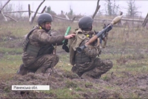 "Королівська піхота" готується їхати на фронт: як у Рівному тренується 24 ОМБр ім. короля Данила