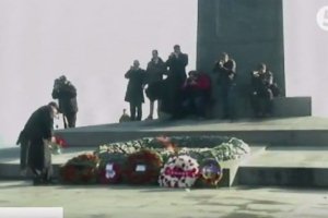 Із червоним маком біля серця: У Києві вшановували пам'ять загиблих у минулих конфліктах