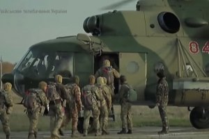 Перший у житті стрибок із парашутом: пройшли навчання військової академії  