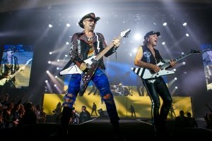 Втретє за останні чотири роки: Легендарні рокери Scorpions з аншлагом у Києві – фоторепортаж