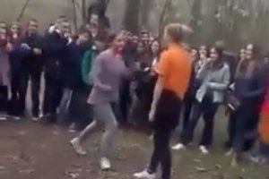 "Дівчачі бої": На Херсонщині жорстоко побилися школярки – поліція
