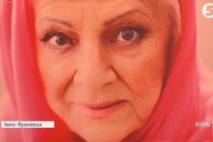 Справжня краса віку не знає: українські бабусі та дідусі до моделінгу долучились – ФОТО