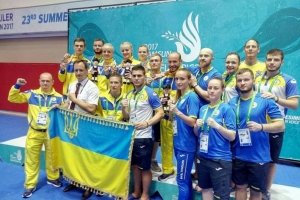 Порошенко відзначив тренерів та спортсменів-дефлімпійців державними нагородами