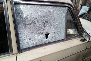Дивом лишився живим: терористи обстріляли авто місцевого жителя в Майорську &ndash; фото
