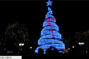 В Афінах показали модерну ялинку: що саме "осучаснили" – ФОТО