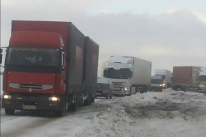 До Києва не пускатимуть всі вантажівки "на період снігопаду" – КМДА
