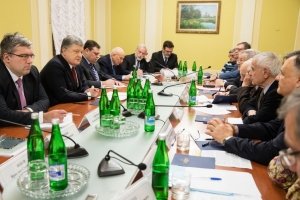 Порошенко виступає за посилення СЦКК представниками Німеччини і Франції