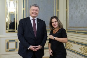 Порошеко обговорив із Фріланд миротворчу місію на Донбасі