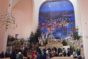 У Тернополі встановили рекордну різдвяну шопку - фото