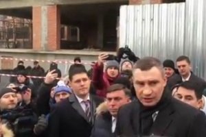 Скандальне будівництво на Печерську: в Києві побилися активісти і забудовники