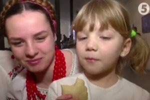 Аби вечір був справді Щедрим: Малеча наліпила для військового госпіталю в Києві з півтисячі вареників