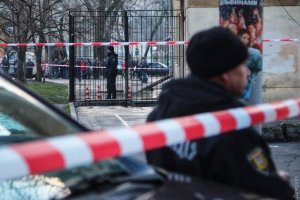 "Вилучили п'яту кулю": в якому стані поранений під час стрілянини в Одесі коп