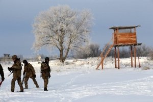 На Київщині 2 солдати-строковики підірвалися під час навчань на полігоні: що відомо