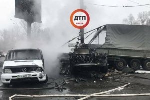 Обпалене залізне дрантя: у мережі показали наслідки ДТП із пожежею в Києві – ФОТО