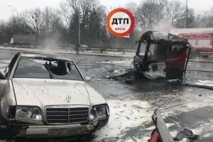 У поліції розповіли подробиці масштабної ДТП із фурою в Києві: що загрожує водієві вантажівки
