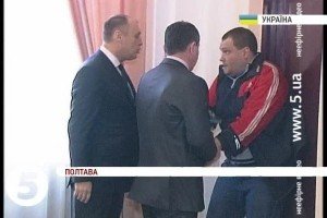 У полтавській міськраді побились прихильники і противники мера