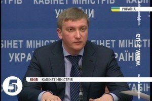 Конституційний суд: референдум в Криму &ndash; незаконний, гроші &ndash; не виділяти, бюлетені &ndash; знищити (оновлено)