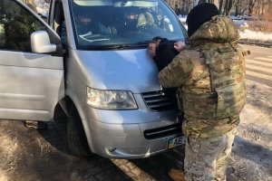 У Дніпрі СБУ спіймала підозрюваного у замаху на вбивство військовослужбовців – відео