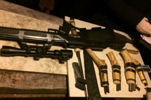 У "простого фермера" на Київщині поліція вилучила понад 100 саморобних вибухових пристроїв