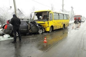 Масштабна ДТП у Маріуполі: одна людина загинула, восьмеро постраждали