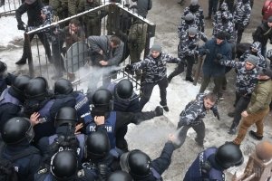 Сутички під судом у справі Труханова: що відомо про потерпілих та затриманих